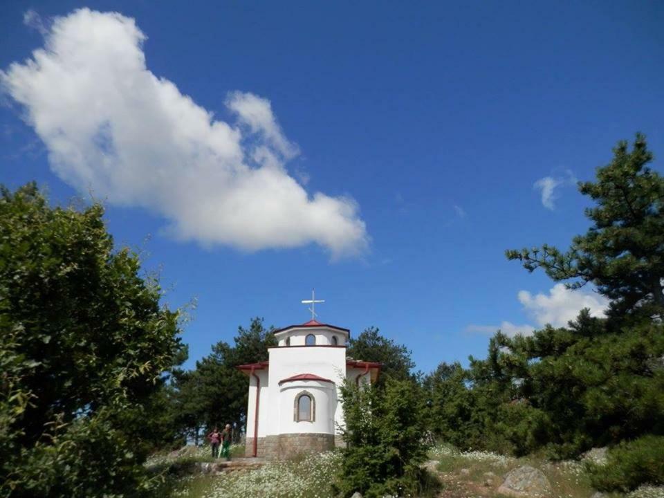 Апартамент 13 Hisarja Exterior foto