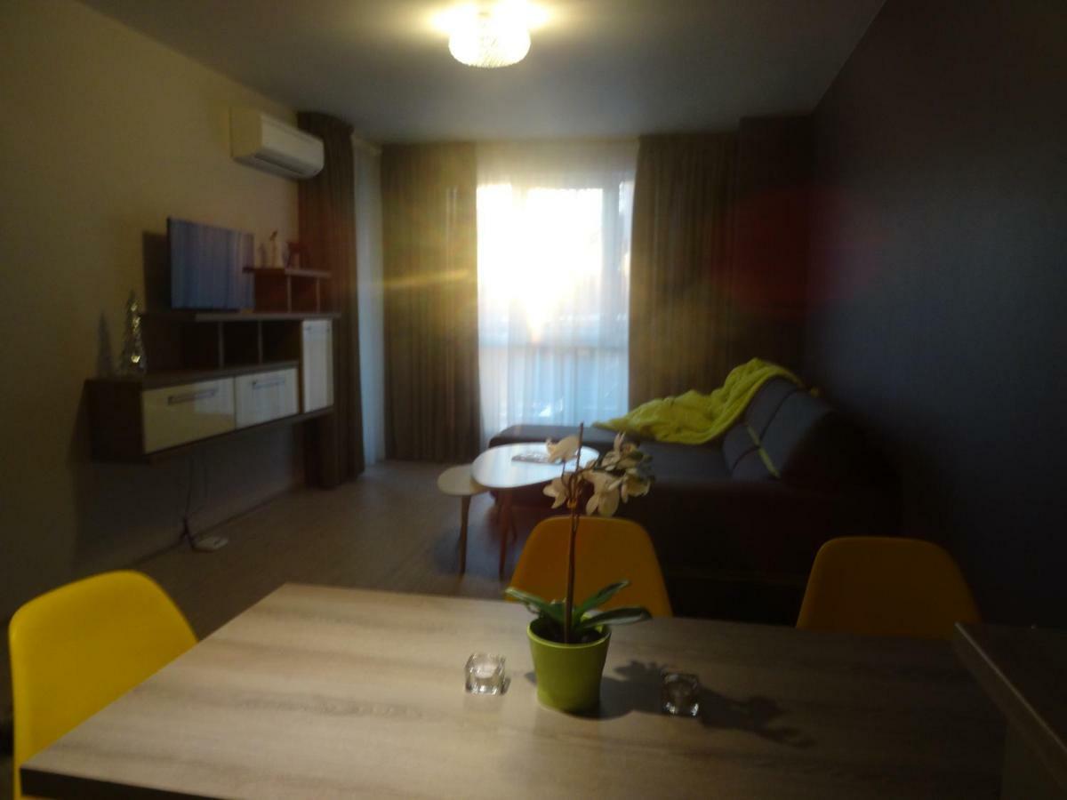 Апартамент 13 Hisarja Exterior foto